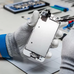 Ремонтируем гаджет: где и как это быстро можно сделать